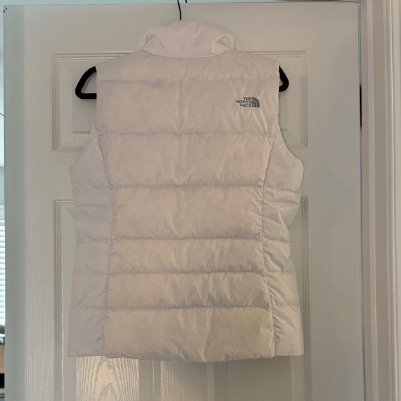 The North Face Women's Light Gray Quilted Vest - Picture 2 of 3